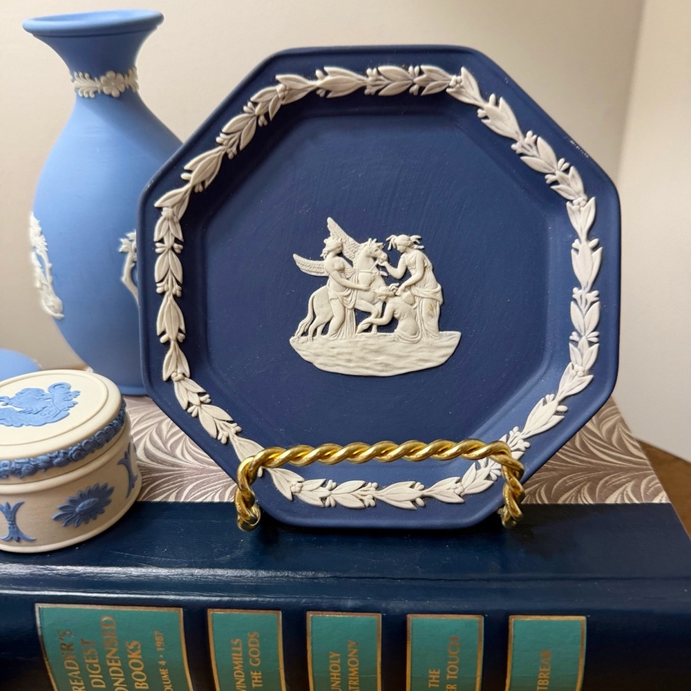 Vintage Wedgewood Portland Blue Jasperware Plate | Cira 1960-1980s